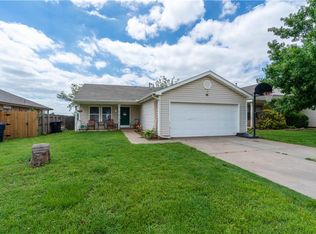 1109 Edinburg Dr, Yukon, OK 73099