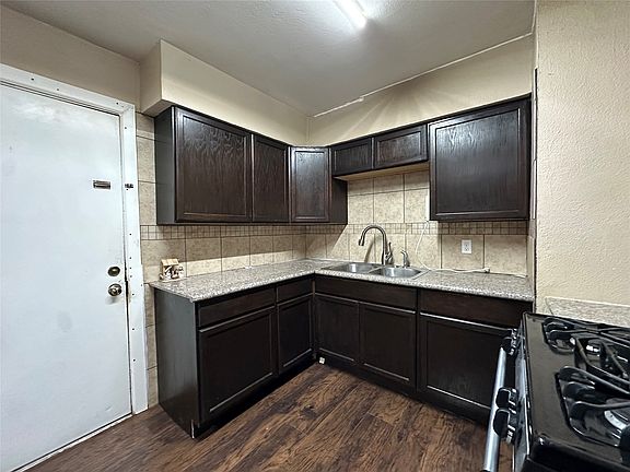 4th image of 4156 Daniel Ln