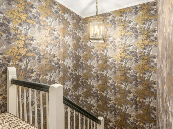 115 East 67th Street image 9 of 17