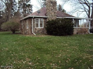 427 Sherwood Rd, Bellevue, MI 49021
