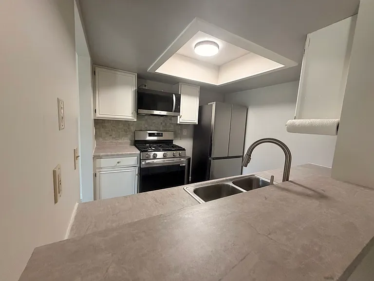 1315 Sturdy Rd — Photo 2