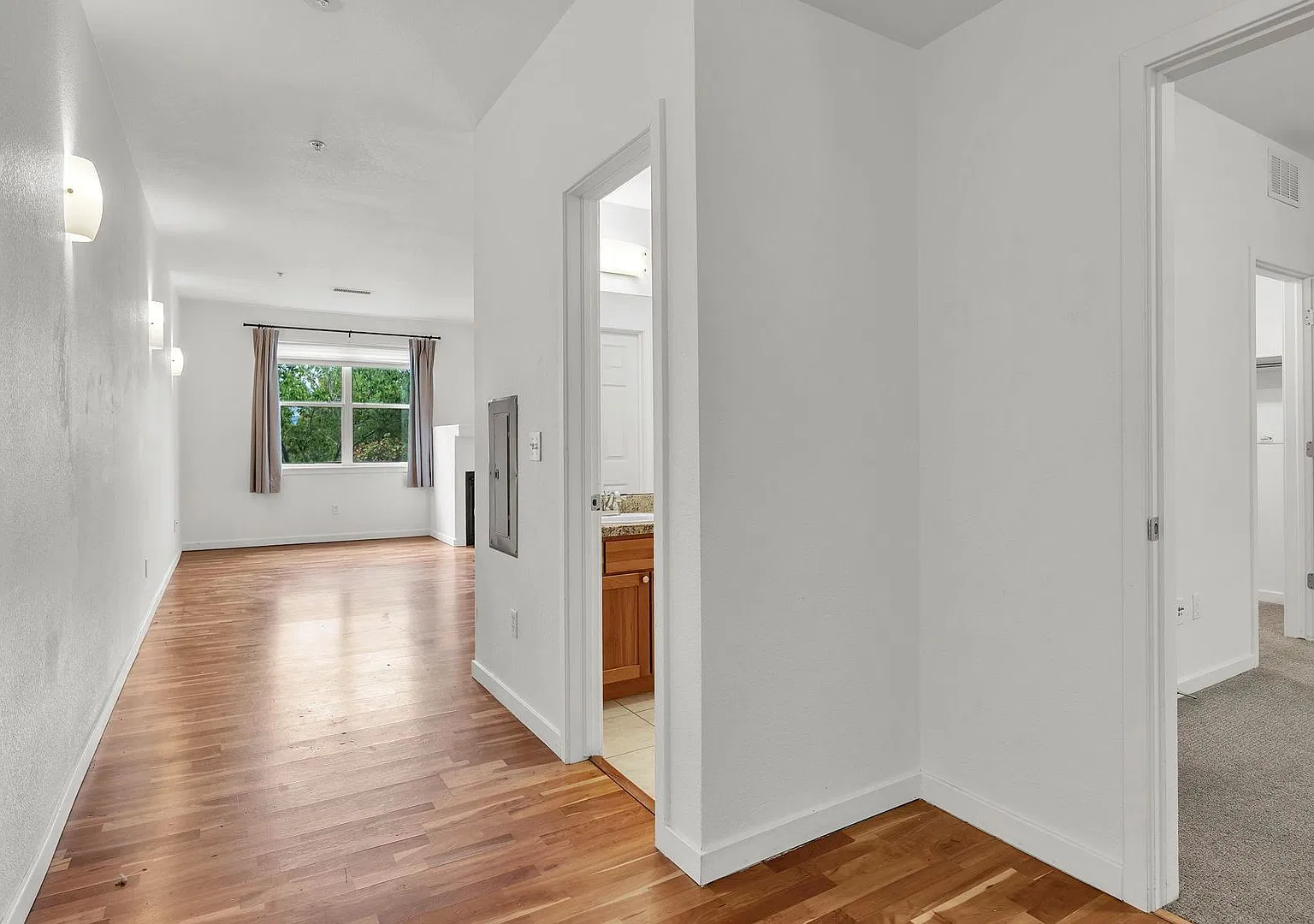 Stunning Flatiron Views | Spacious One Bedroom in Central Boulder — Photo 4