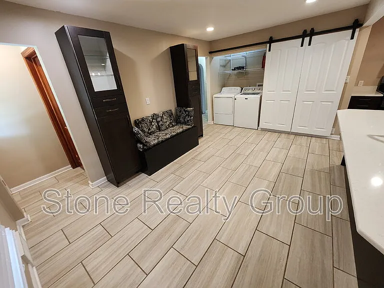 1440 S Brown Ave — Photo 3