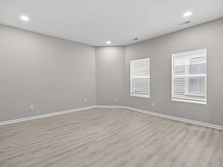 126 Linden Avenue — Photo 37
