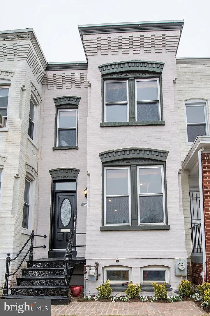1218 I St NE photo 1