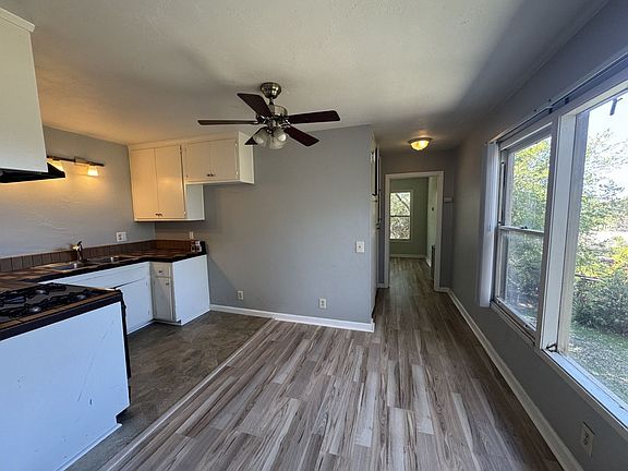 2nd image of 3901-03 Manzanita Dr #B