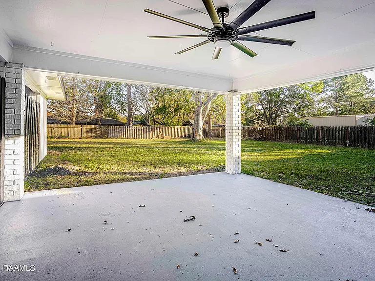 101 Van Dyke Ct — Photo 31