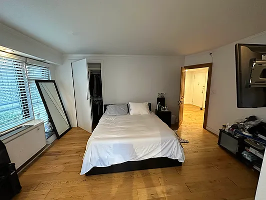 Rented by Olympia House Delaware LP | media 124