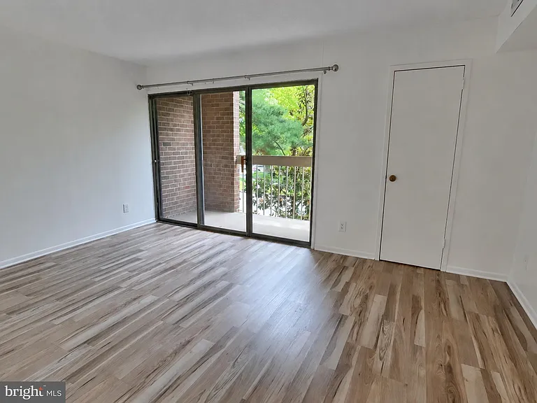 1580 Moorings Dr #11B — Photo 5