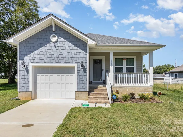 2705 Birchfield Ln, Gastonia, NC 28056