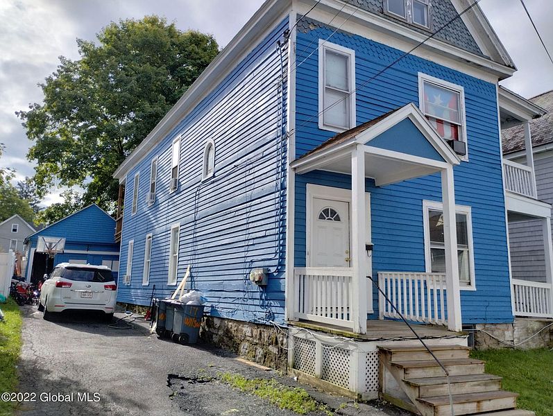 2nd image of 17 WILSON Avenue