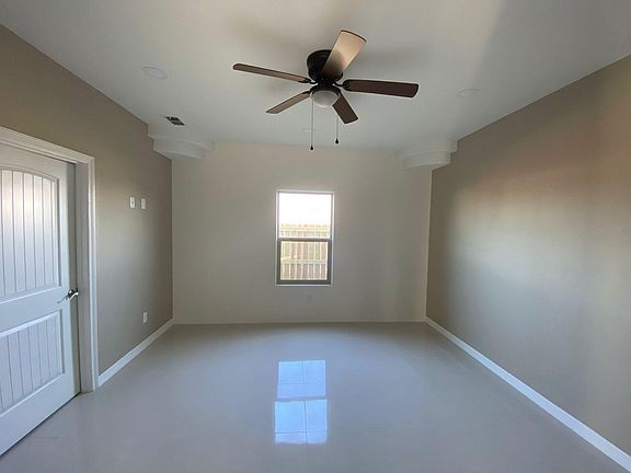 5th image of 212 West Dr
