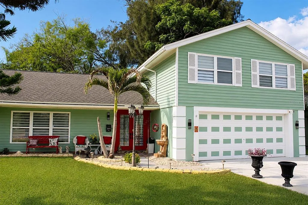 4 bed, 3.0 bath, 2047 sqft, $2,400 — Photo 1
