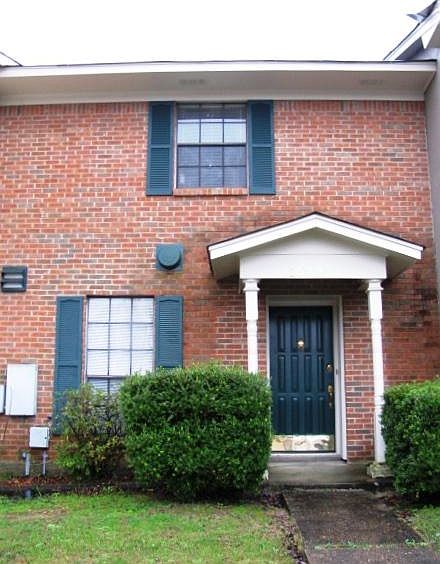 Front view of property