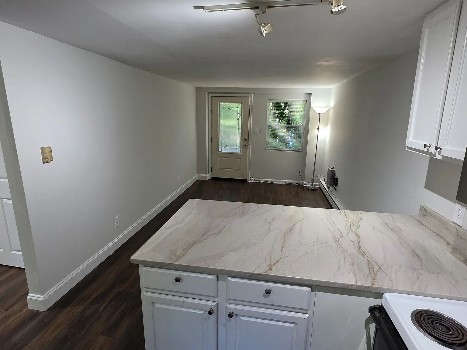1 bed, 550 sqft, $1,350 — Photo 3