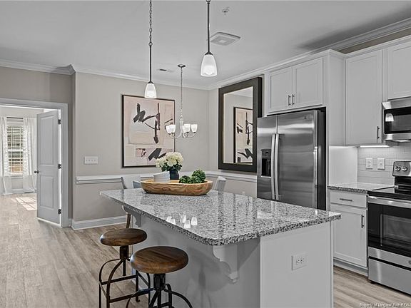 3rd image of 200 Gallery Dr Unit 101