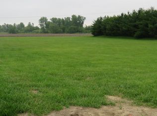 2555 W Ash Ave, Decatur, IL 62526