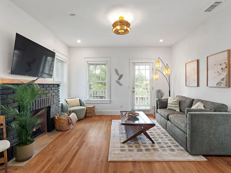 211 Arpieka Ave #ID1285567P