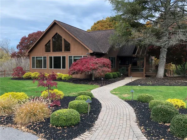 2334 Old Browncroft Blvd, Rochester, NY 14625