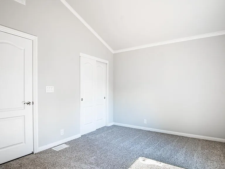 408 Springvalley Dr — Photo 12
