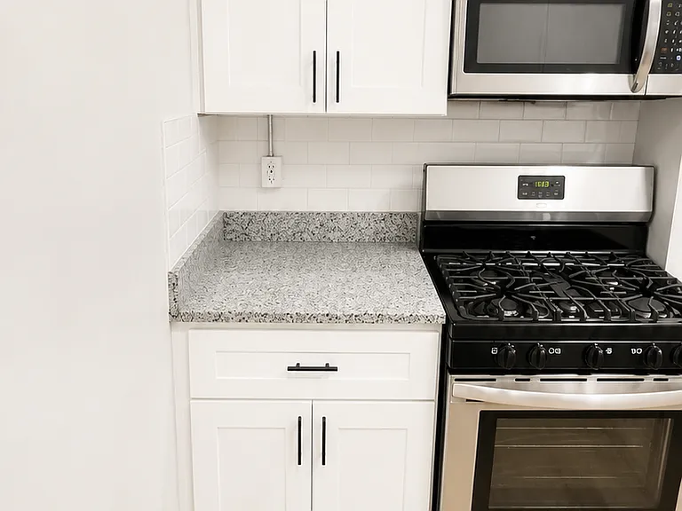 72 S 12th St #2 — Photo 3