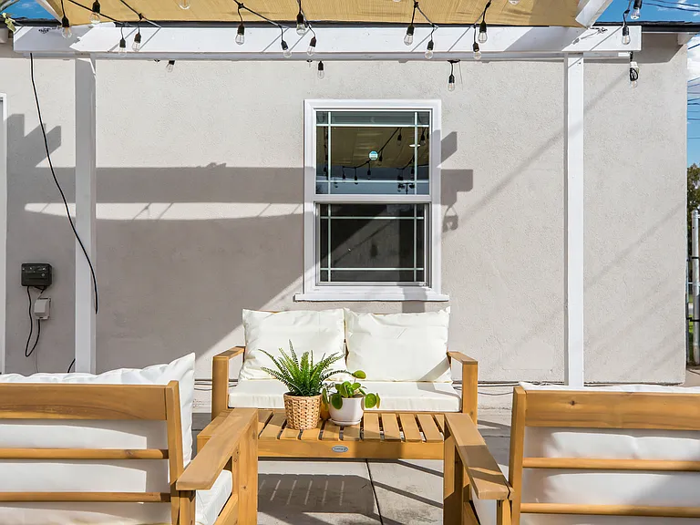 533 N Cerritos Ave — Photo 50