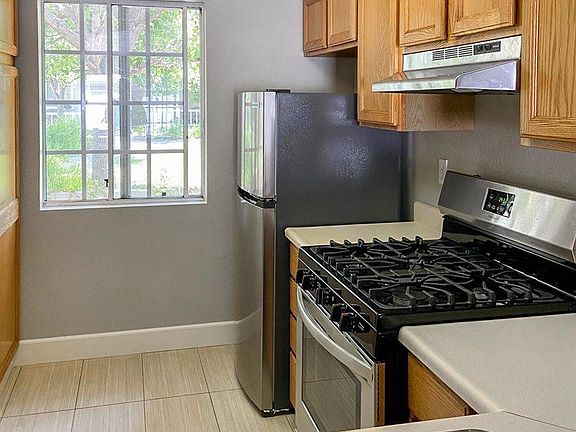 3rd image of 4692 Carpinteria Ave APT 24
