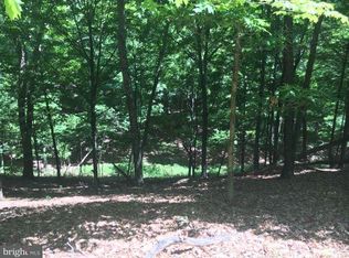 421 Highview Ln, Berkeley Springs, WV 25411