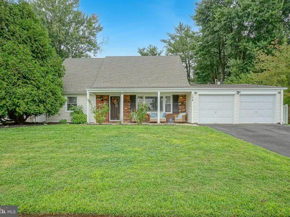 104 Evergreen Dr, Willingboro, NJ 08046