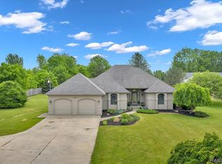 6195 Irish Rd, Grand Blanc, MI 48439