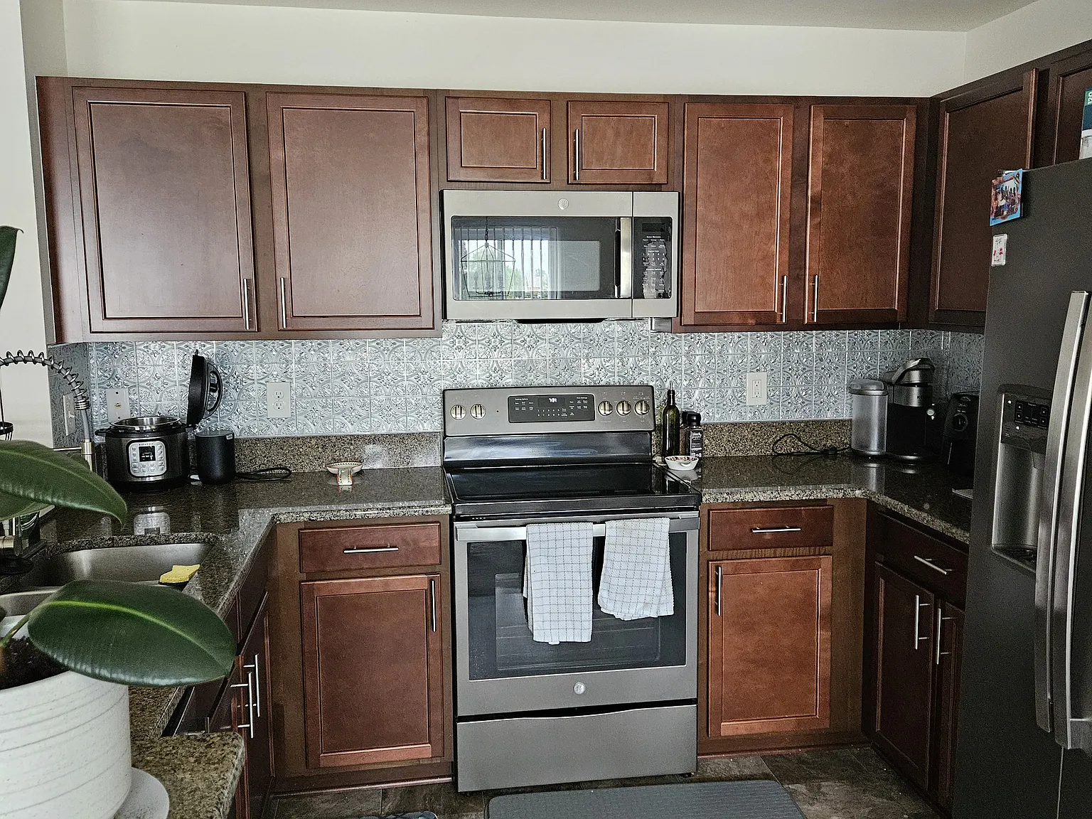 3 bed, 1500 sqft, $2,300 — Photo 4