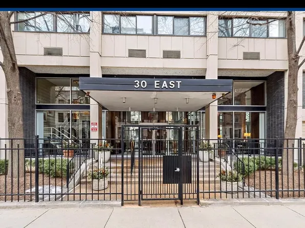 30 E Division St APT 5C, Chicago, IL 60610