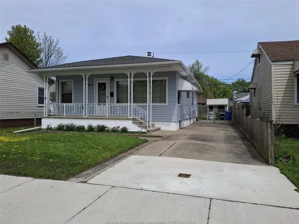 2352 Wellesley Ave, Windsor, ON N8W 2G2