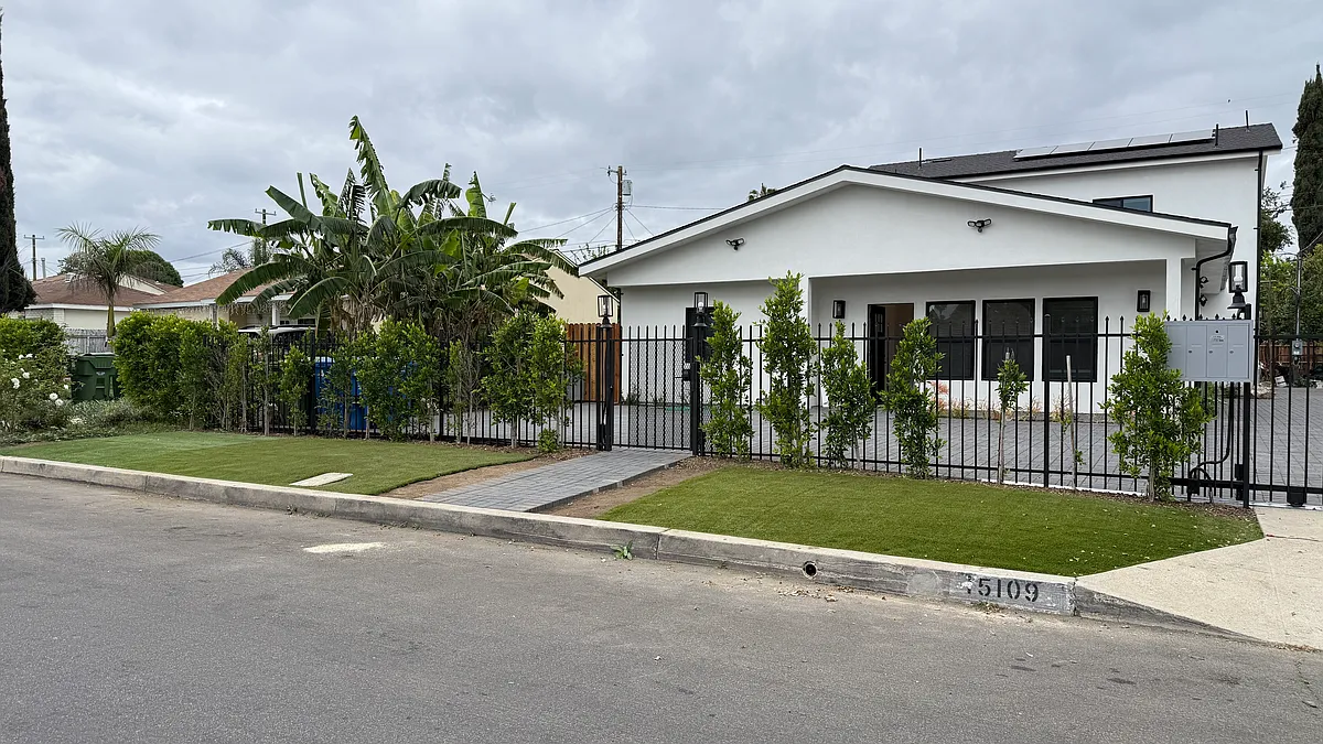 Building Photo - 15111 Leadwell St