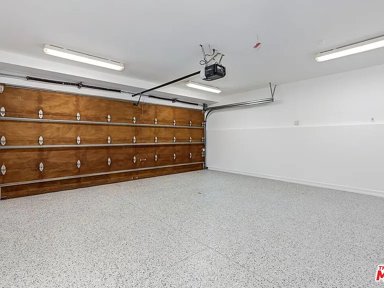 2890 Forrester Dr — Photo 35