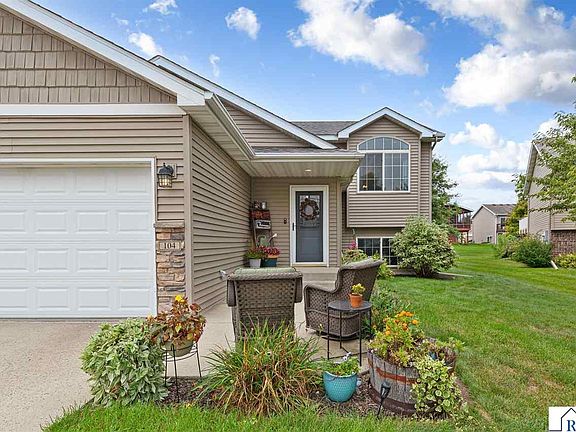 3rd image of 104 Kingsmill Ct