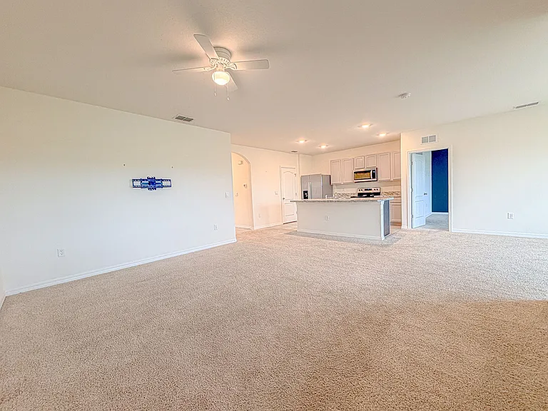 309 Sofia Ln — Photo 2