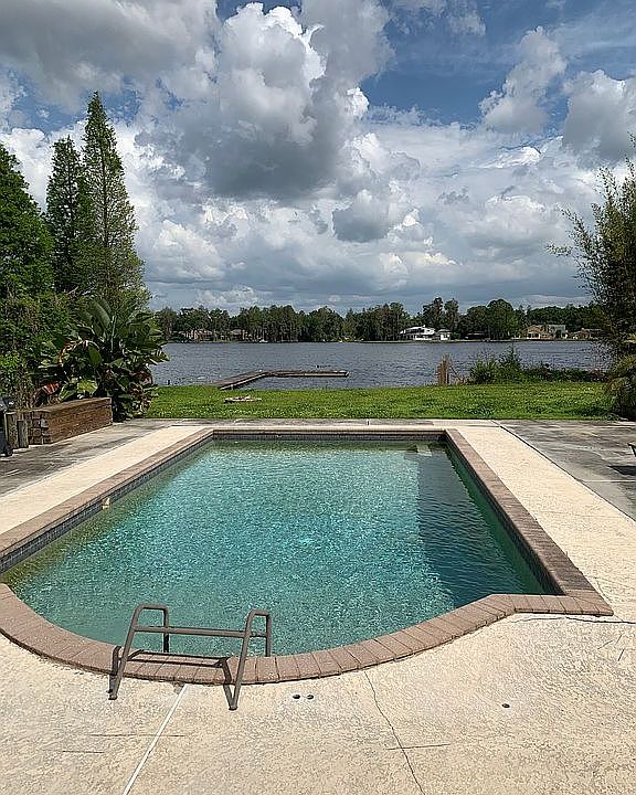 1st image of 18609 Lakeshore Dr