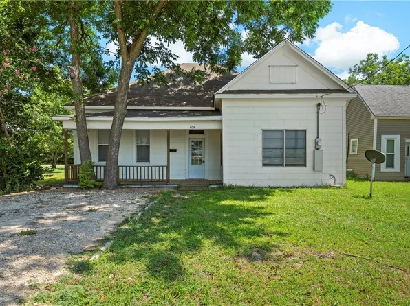 404 E Navarro Ave, Mart, TX 76664