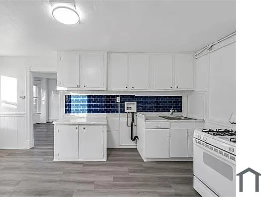 320 Front St #3R — Photo 2