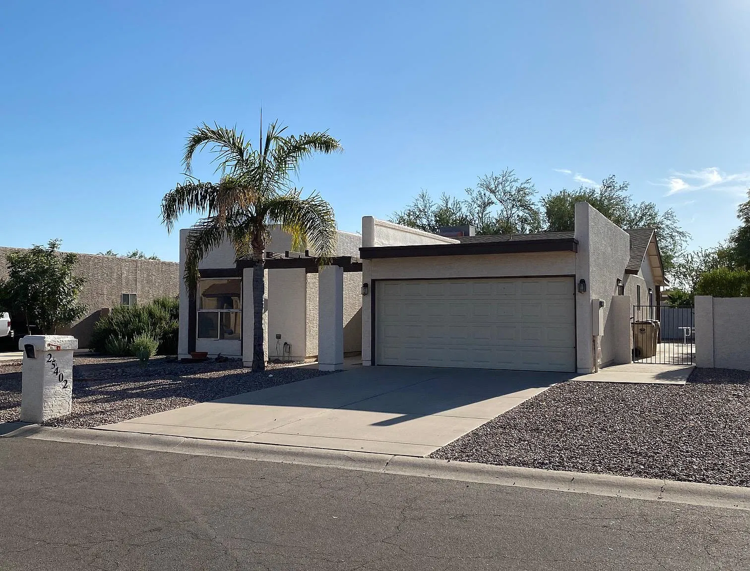 2 bed, 1300 sqft, $2,500 — Photo 1