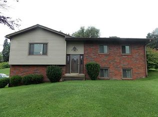 2464 Herr Ln, Ambridge, PA 15003