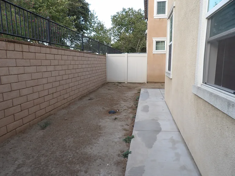 2879 E Via Terrano — Photo 31