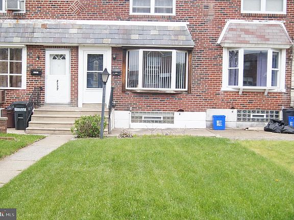 2nd image of 2139 Devereaux Ave