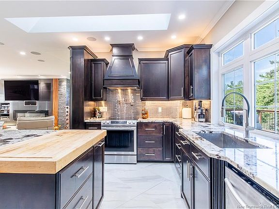 5th image of 41 Bridgeford Dr