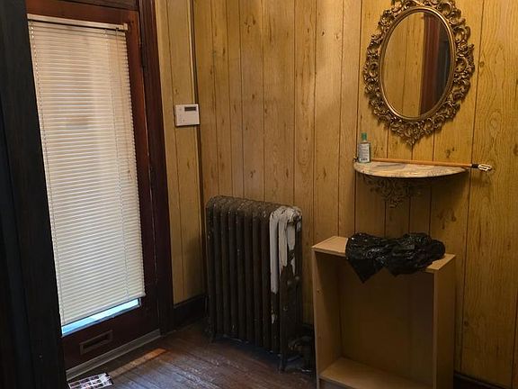 2nd image of 1015 E St NE