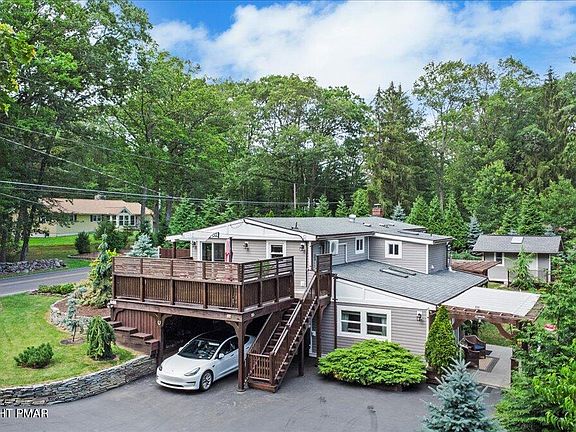 3rd image of 262 Marilou Ln