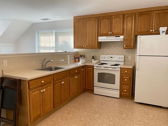 2nd image of 879 Commerce St Floor 2