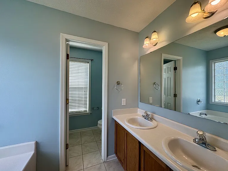 470 Rushmore Ct — Photo 15