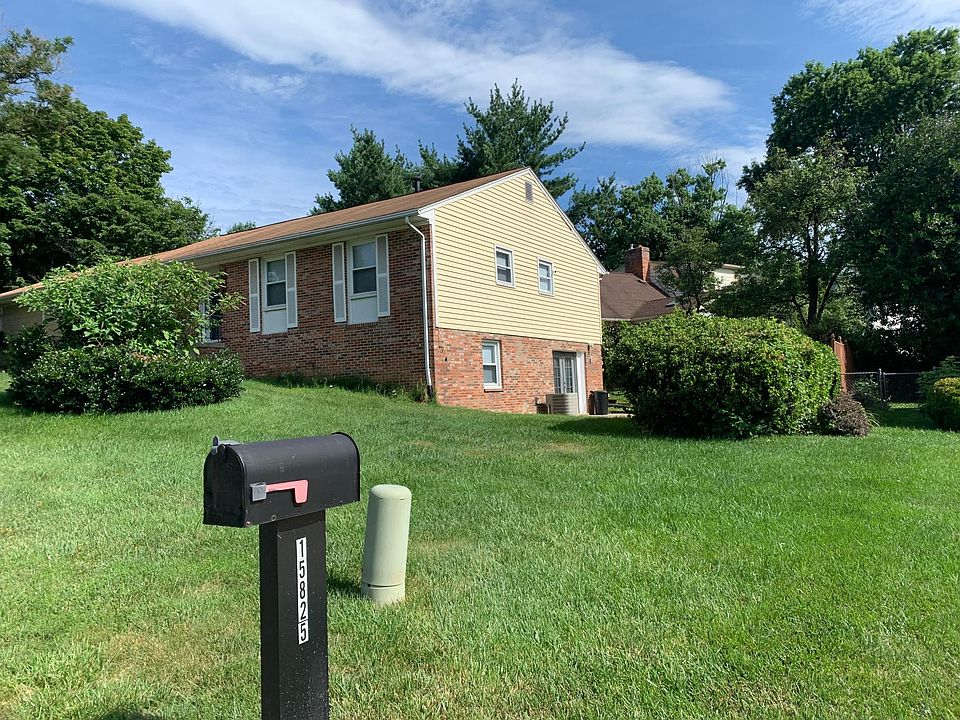 1st image of 15829 Bradford Dr